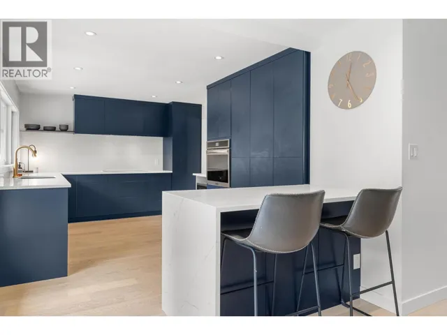 675 BURLEY DRIVE, West Vancouver, British Columbia V7T1Z3