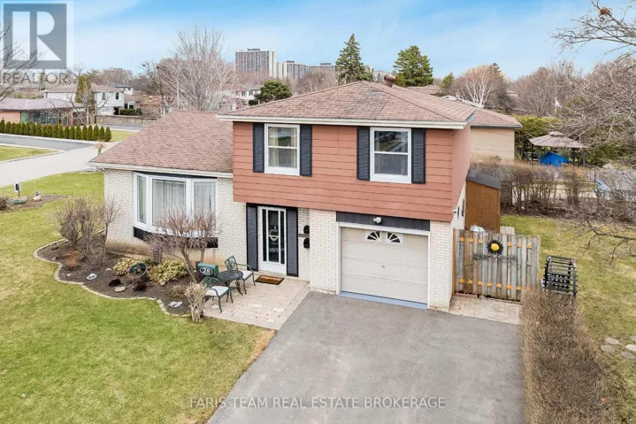 28 BROMLEY CRESCENT, Brampton (Avondale), Ontario L6T1Z1