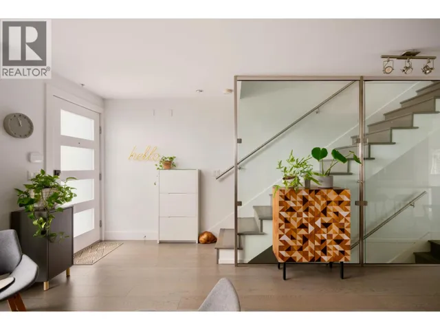 4 2358 WESTERN AVENUE, North Vancouver, British Columbia V7M2L3