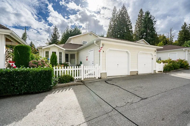 3 6537 138TH STREET, Surrey, British Columbia V3W0C2