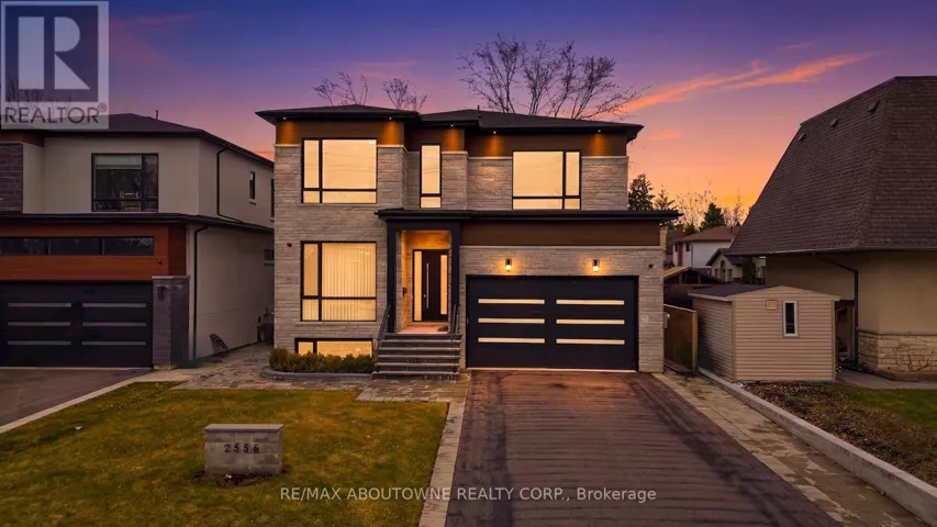 2556 GLENGARRY ROAD, Mississauga (Erindale), Ontario L5C1Y3