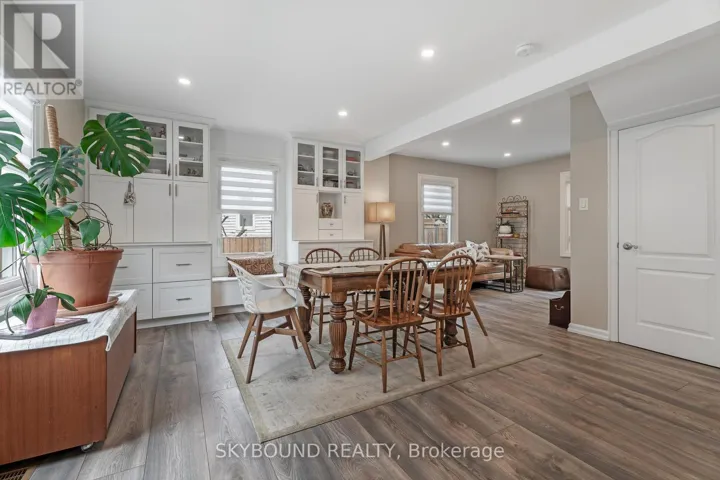 790 THE QUEENSWAY, Toronto (Stonegate-Queensway), Ontario M8Z1N5