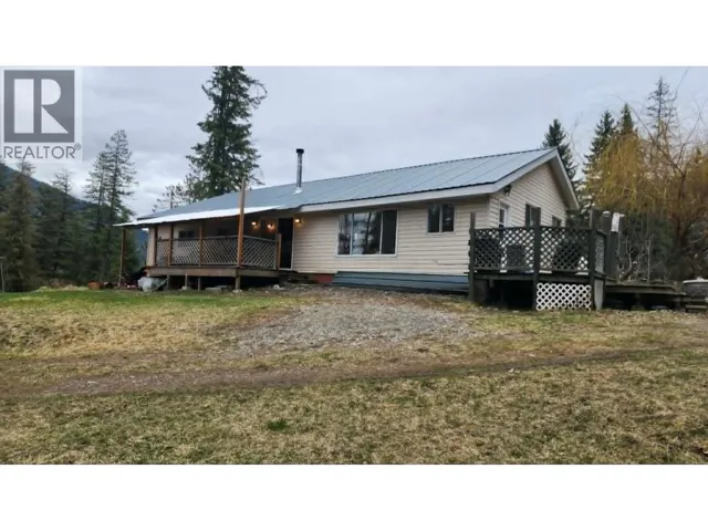 12 Specht Road, Cherryville, British Columbia V0E2G3