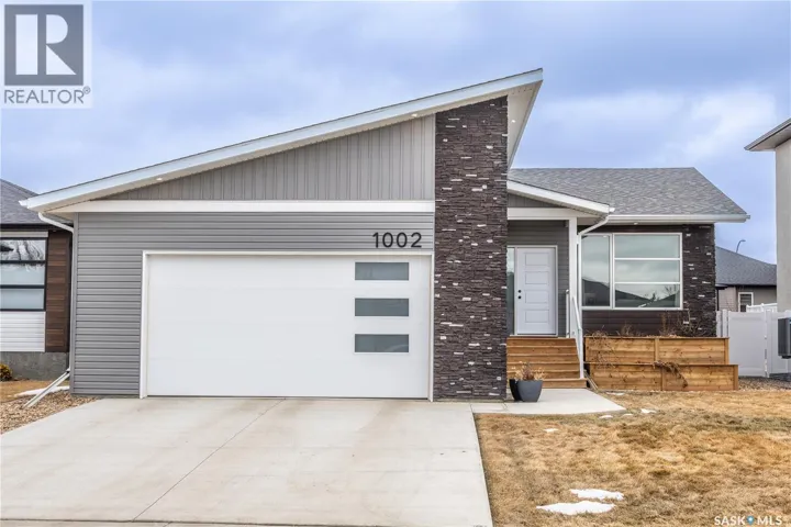 1002 Maplewood DRIVE, Moose Jaw, Saskatchewan S6J0E4