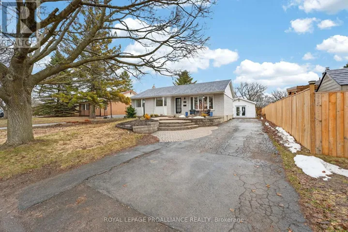 265 COLLEGE STREET W, Belleville (Belleville Ward), Ontario K8P2H7