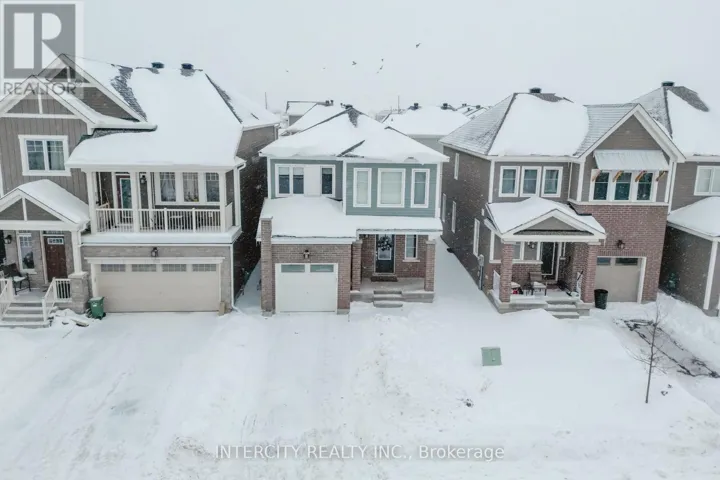 124 HACKAMORE CRESCENT, Ottawa, Ontario K0A2Z0