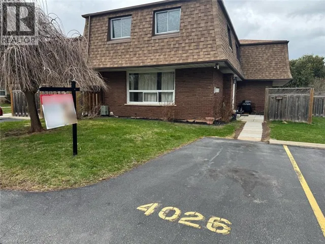 4026 LONGMOOR Drive Unit# 12, Burlington, Ontario L7L1X2