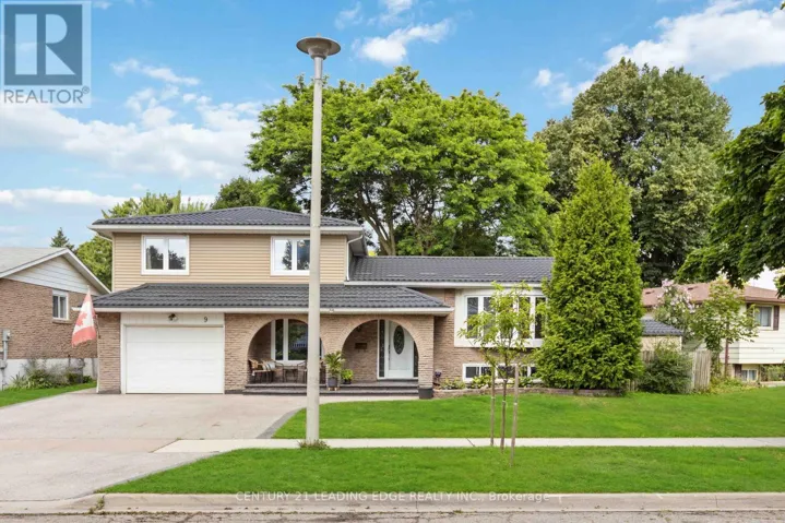 9 TROTTERS LANE, Brampton (Brampton South), Ontario L6Y1B5