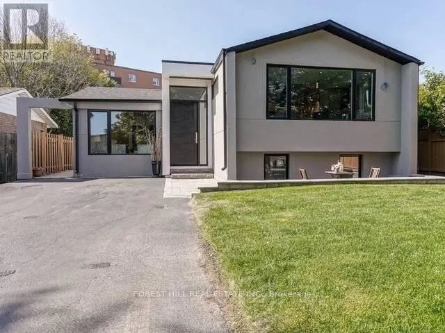 L-1 - 181 NORTH SERVICE ROAD E, Oakville (CP College Park), Ontario L6H1A4