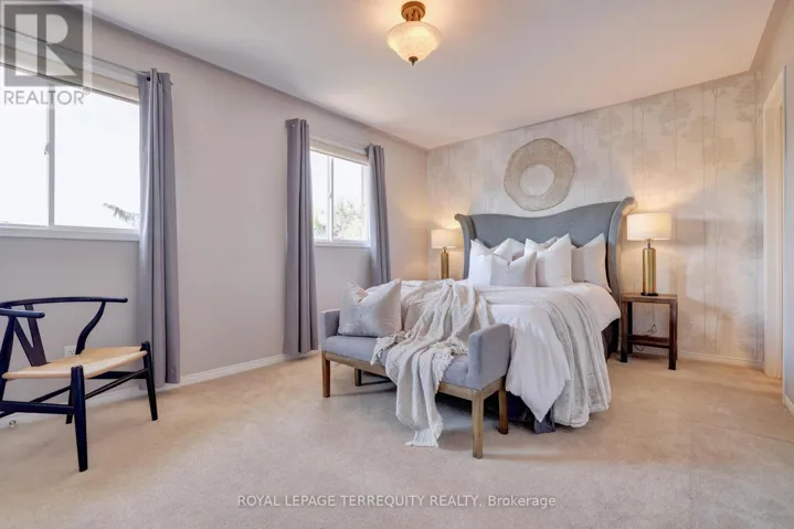 369 ROSEGATE WAY, Oakville (WC Wedgewood Creek), Ontario L6H6K1