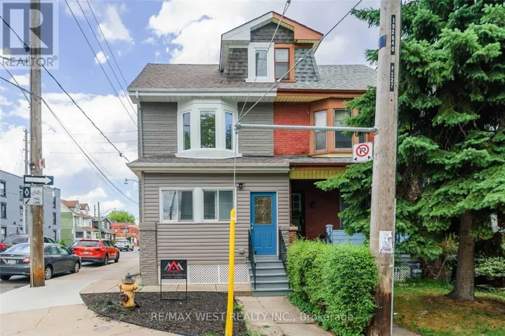 LOWER - 129 CURZON STREET, Toronto (South Riverdale), Ontario M4M3C7