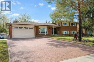 12 ROSEGARDEN CRESCENT, Richmond Hill (Oak Ridges), Ontario L4E2P2