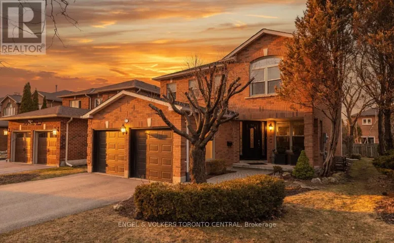 433 LAVAS ROAD, Newmarket (Gorham-College Manor), Ontario L3Y8H4