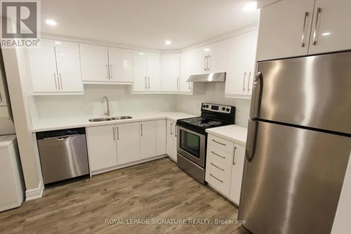 BSMT - 100 BONHAM BOULEVARD, Mississauga (Streetsville), Ontario L5M1C7