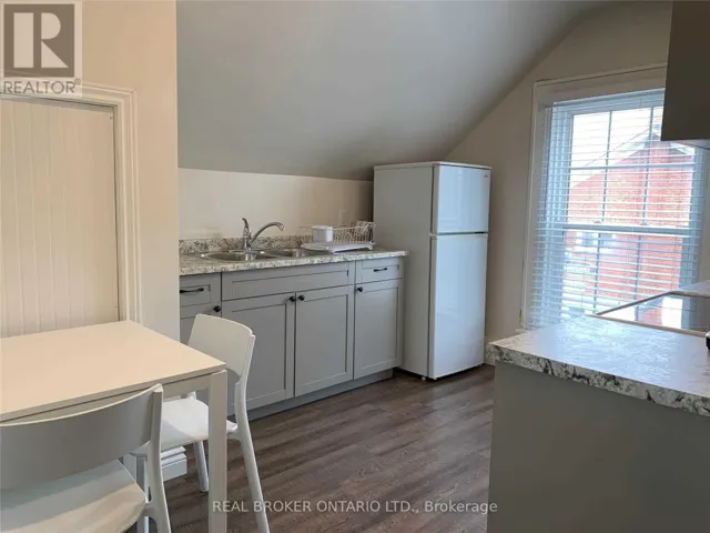 UNIT #3 - 113 KING STREET E, Clarington (Bowmanville), Ontario L1C1N4