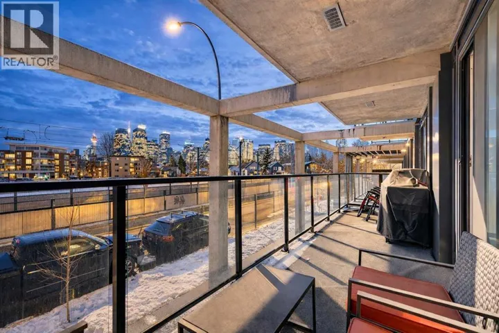 211, 327 9A Street NW, Calgary, Alberta T2N1T7
