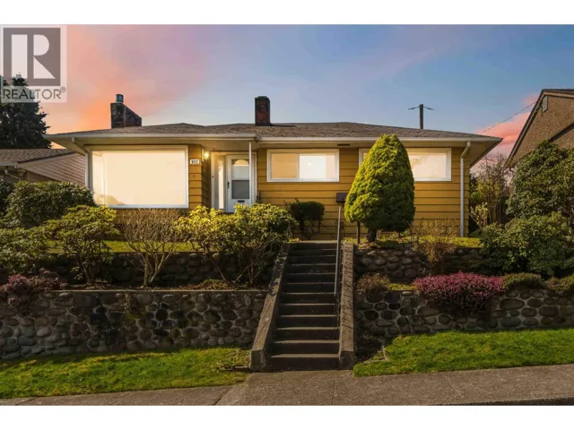 922 SURREY STREET, New Westminster, British Columbia V3L4W2