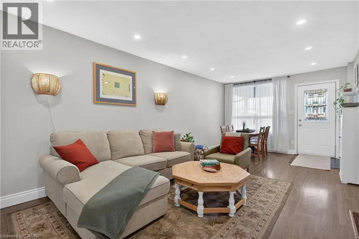 262 BRITANNIA Avenue, Hamilton, Ontario L8H1X8