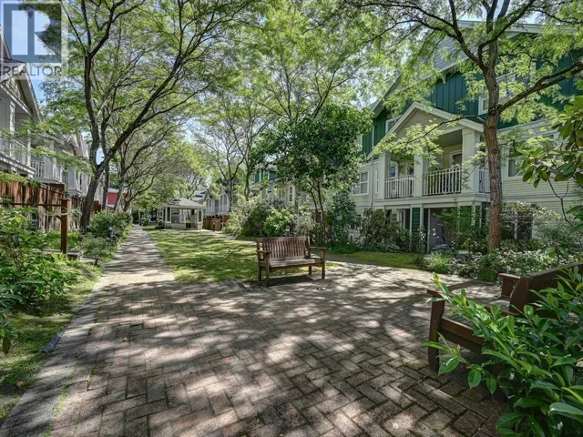 123 SEVENTH STREET, New Westminster, British Columbia V3M6Y2