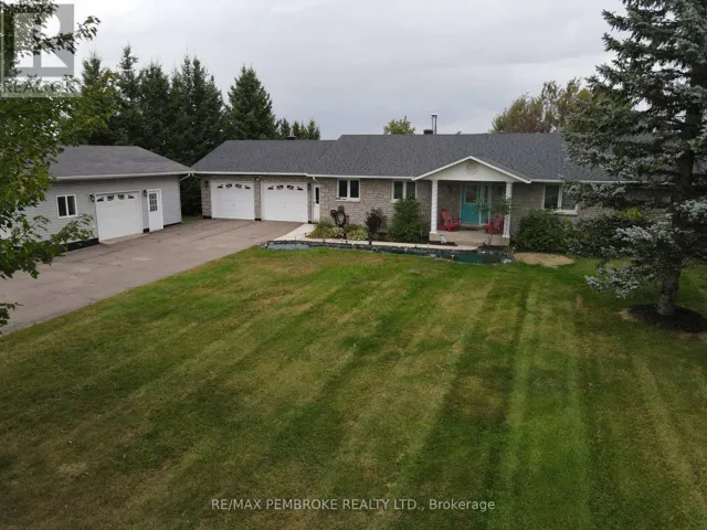 56 ROBERTSON DRIVE, Whitewater Region, Ontario K0J1C0