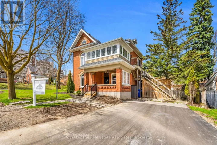 1 THIRD AVENUE, Orangeville, Ontario L9W1G8