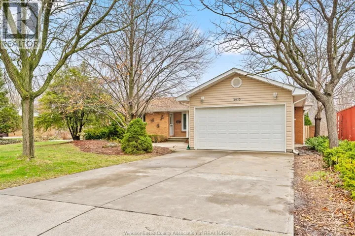 3055 LAUZON ROAD, Windsor, Ontario N8T2Z7