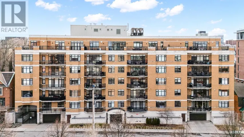 202 - 260 BESSERER STREET, Ottawa, Ontario K1N1J3