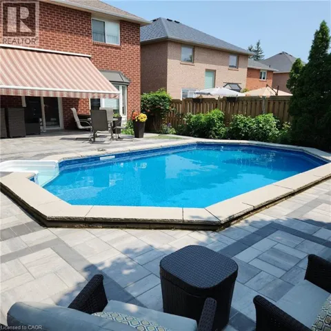 2216 NORFOLK Drive, Oakville, Ontario L6H6H4