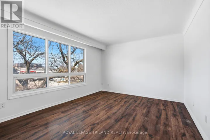 6 - 66 WILLOW ROAD, Guelph (Junction/Onward Willow), Ontario N1H1W2