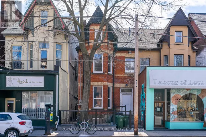 3 - 225 CARLTON STREET, Toronto (Moss Park), Ontario M5A2L2