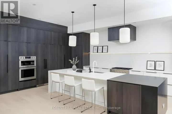 170 RANEE AVENUE, Toronto (Englemount-Lawrence), Ontario M6A1N5