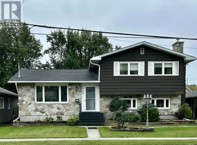 649 Second Street East, Fort Frances, Ontario P9A1N6