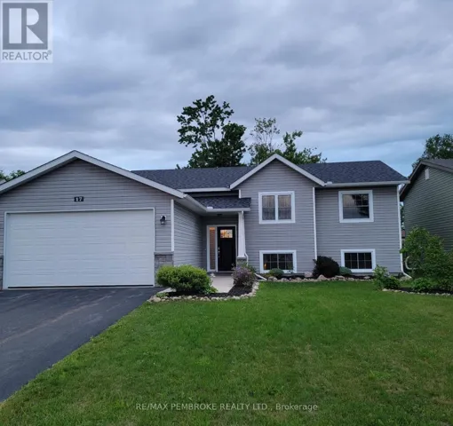 17 DUSTIN DRIVE, Petawawa, Ontario K8H0G3