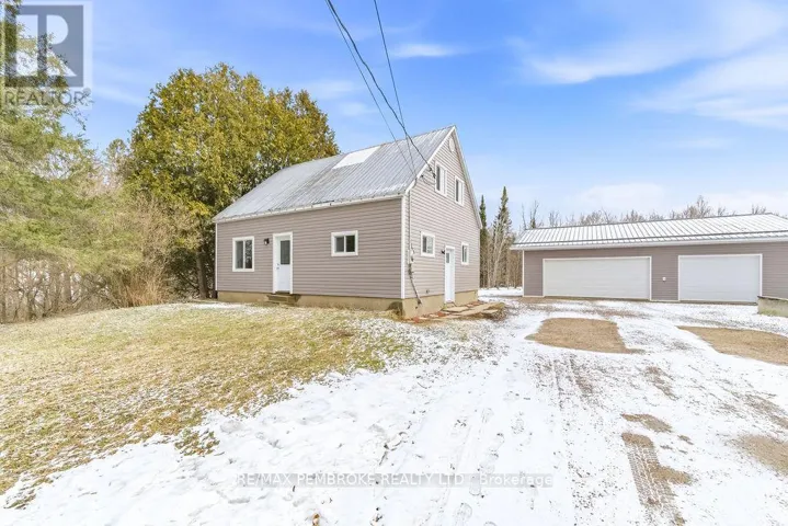 97 MUD LAKE ROAD, Laurentian Valley, Ontario K8A6W4
