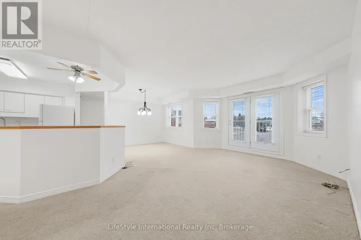 205 - 208 SILVERCREEK PARKWAY N, Guelph (Junction/Onward Willow), Ontario N1H8H2