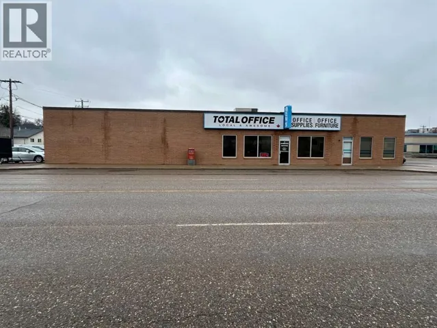 939 Kingsway Avenue SE, Medicine Hat, Alberta T1A2X6