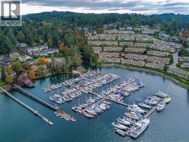 104 6880 Wallace Dr, Central Saanich, British Columbia V0S1A0