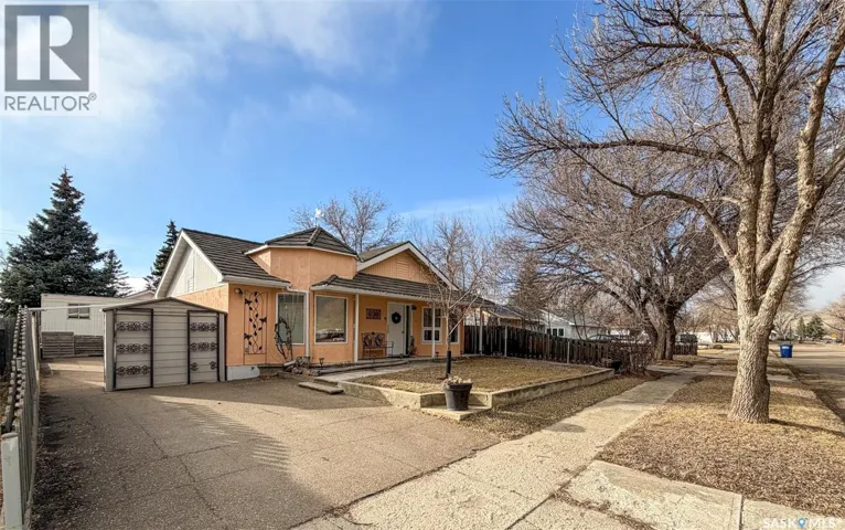 118 Cedar AVENUE N, Eastend, Saskatchewan S0N0T0