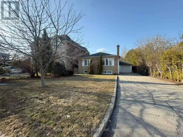 MAIN - 256 PATRICIA AVENUE, Toronto (Newtonbrook West), Ontario M2M1J8