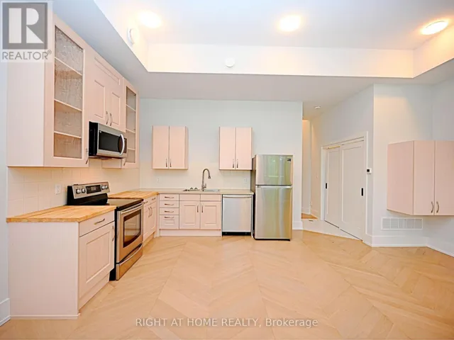 50B WOODLAWN AVENUE, Mississauga (Port Credit), Ontario L5G3K6