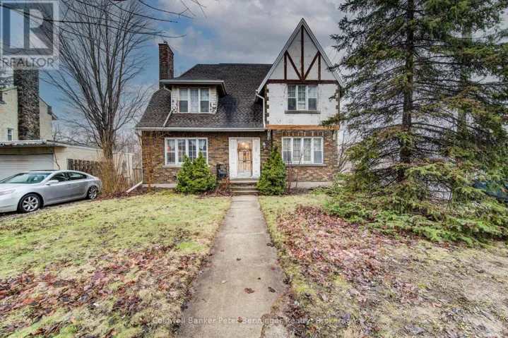 71 MARGARET AVENUE, Kitchener, Ontario N2H4H3