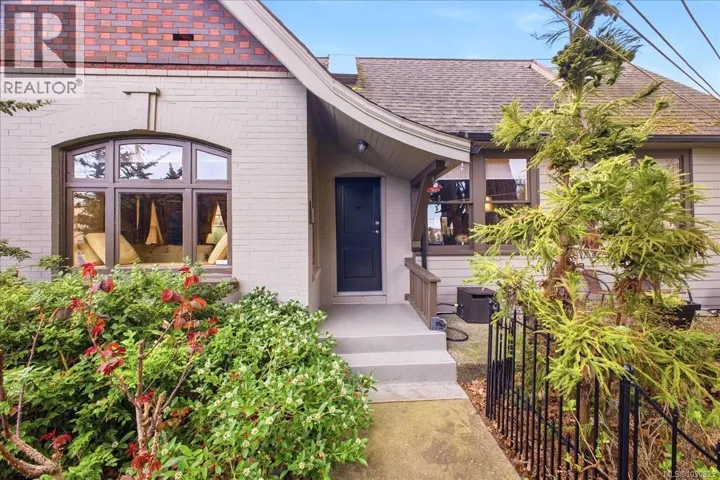 145 Prideaux St, Nanaimo, British Columbia V9R2M8