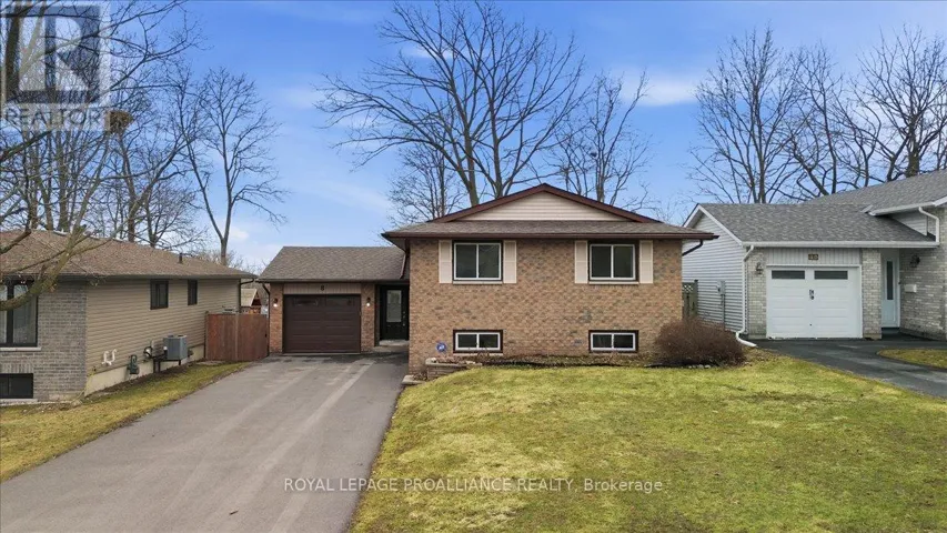 8 LORAINE AVENUE, Quinte West (Trenton Ward), Ontario K8V6M1