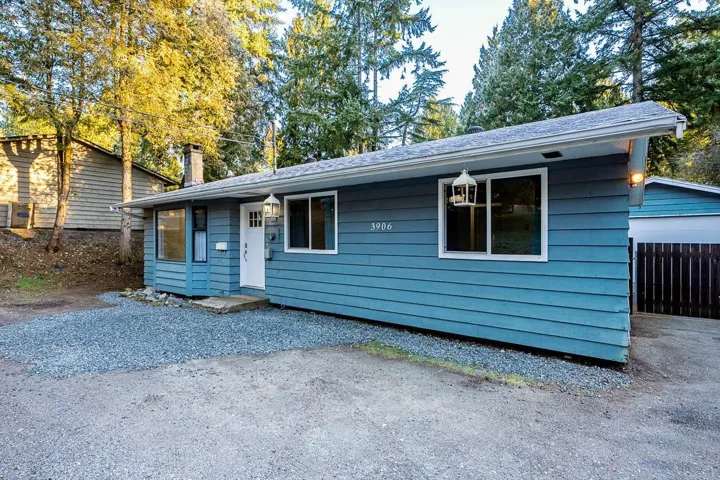 3906 200 STREET, Langley, British Columbia V3A1K5
