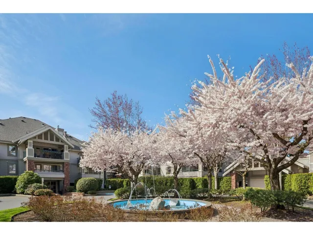 220 22025 48 AVENUE, Langley, British Columbia V3A3N1