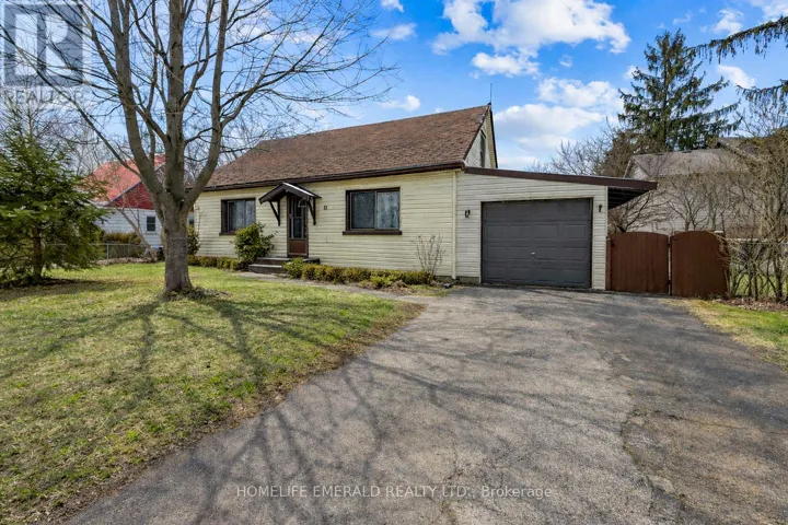 11 CENTRE STREET, Essa (Angus), Ontario L0M1B0