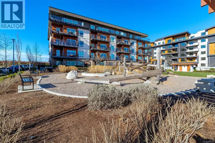 307 2500 Hackett Cres, Central Saanich, British Columbia V8M0C1