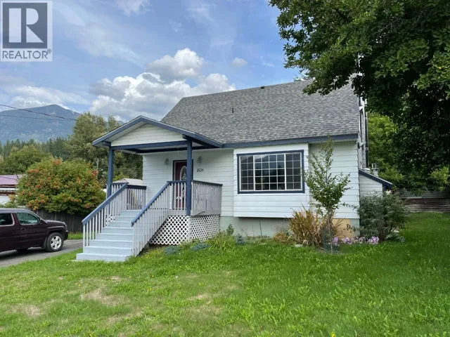 1526 EASTMAN Avenue, Riondel, British Columbia V0B2B0