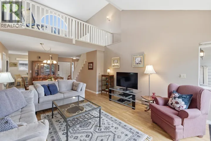 906 ROCHE POINT DRIVE, North Vancouver, British Columbia V7H2T5