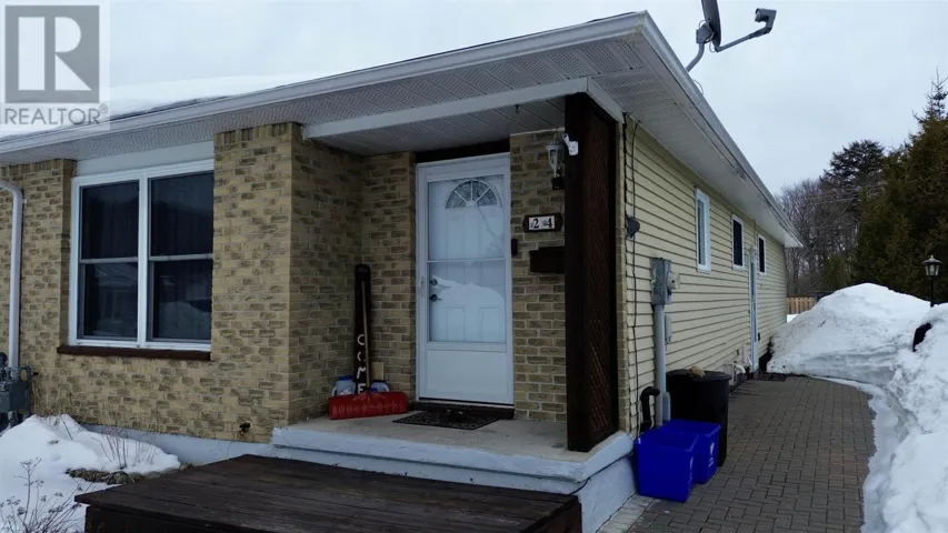 24 McQuarrie PL, Elliot Lake, Ontario P5A3C1